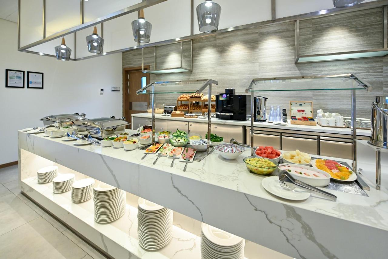 Comfort Hotel Jeddah King Road Eksteriør billede